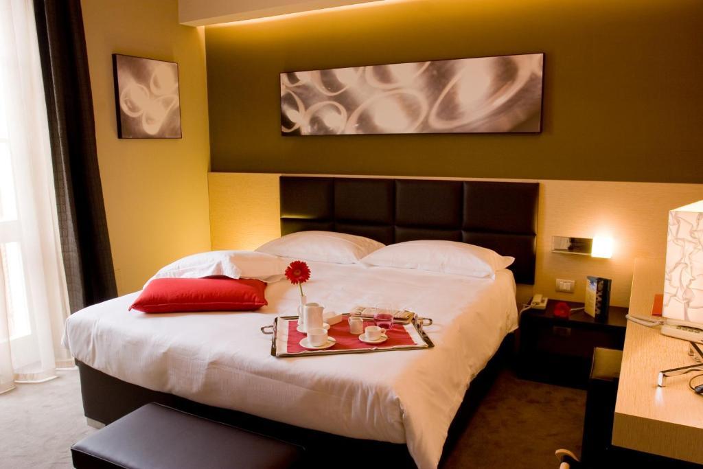 Unahotels Villa Dei Platani Фолиньо Стая снимка