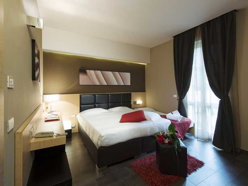 Unahotels Villa Dei Platani Фолиньо Екстериор снимка
