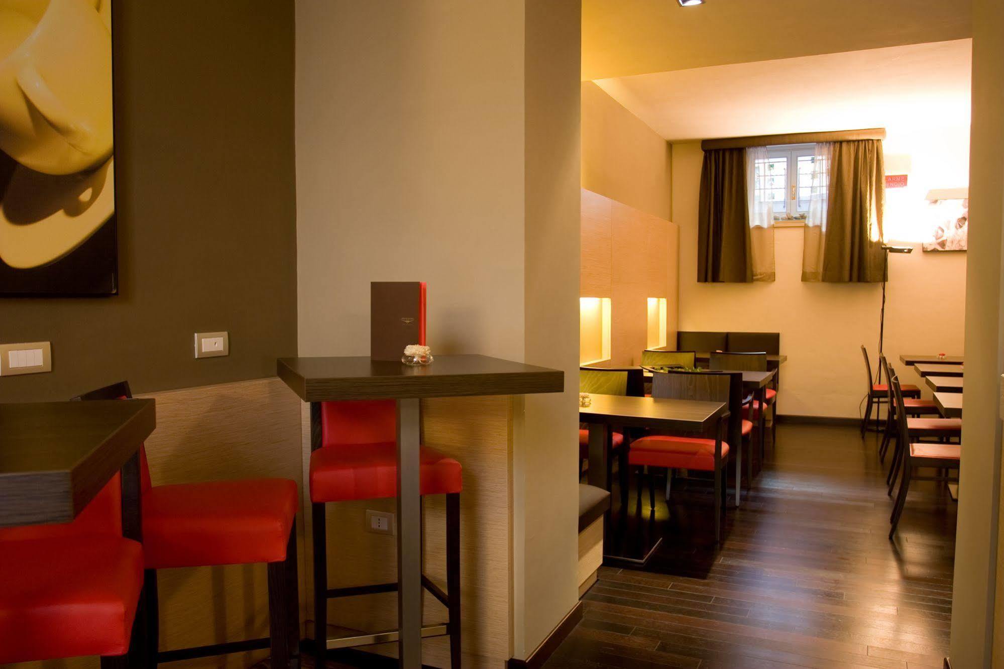Unahotels Villa Dei Platani Фолиньо Екстериор снимка