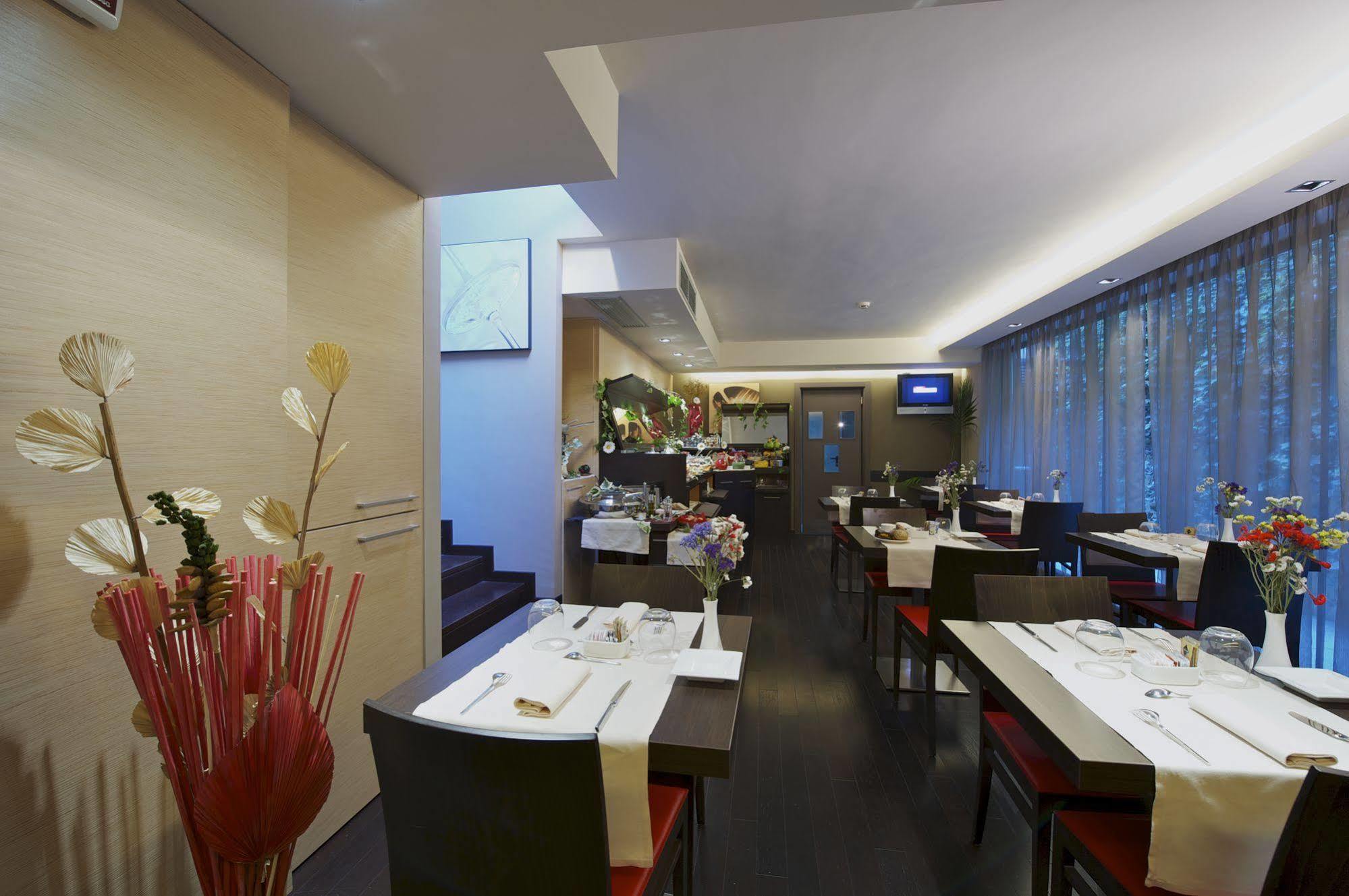 Unahotels Villa Dei Platani Фолиньо Екстериор снимка